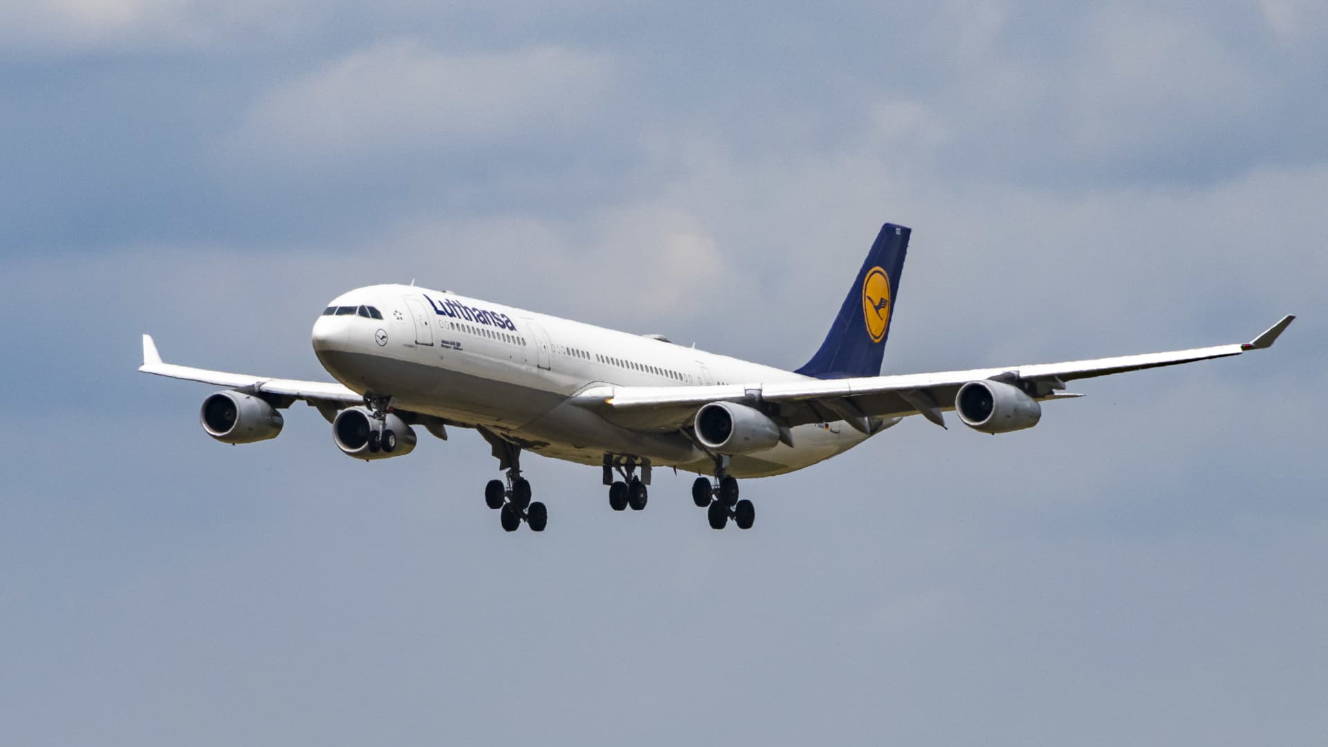 Airports could face a jet fuel crunch within 3 weeks, industry warns