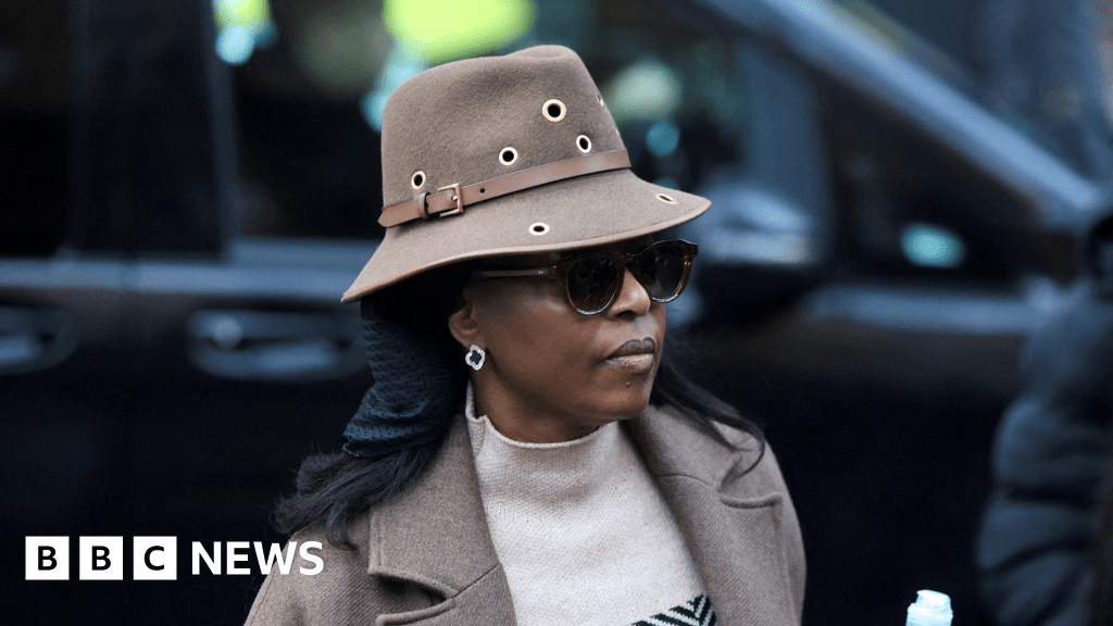 Ex-Nigerian oil minister denies taking bribes